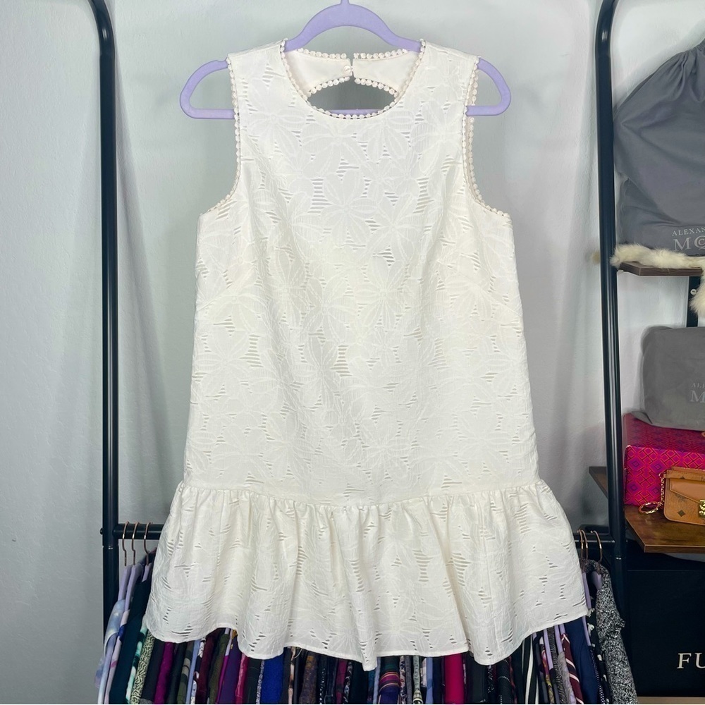 𝅺maggy London Petite Optic White Sleeveless Ruffle Shift Dress